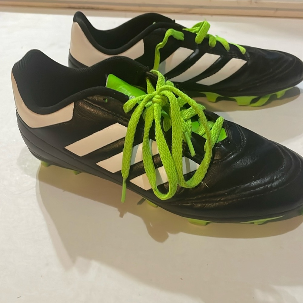 Adidas youth soccer cleats size 4y